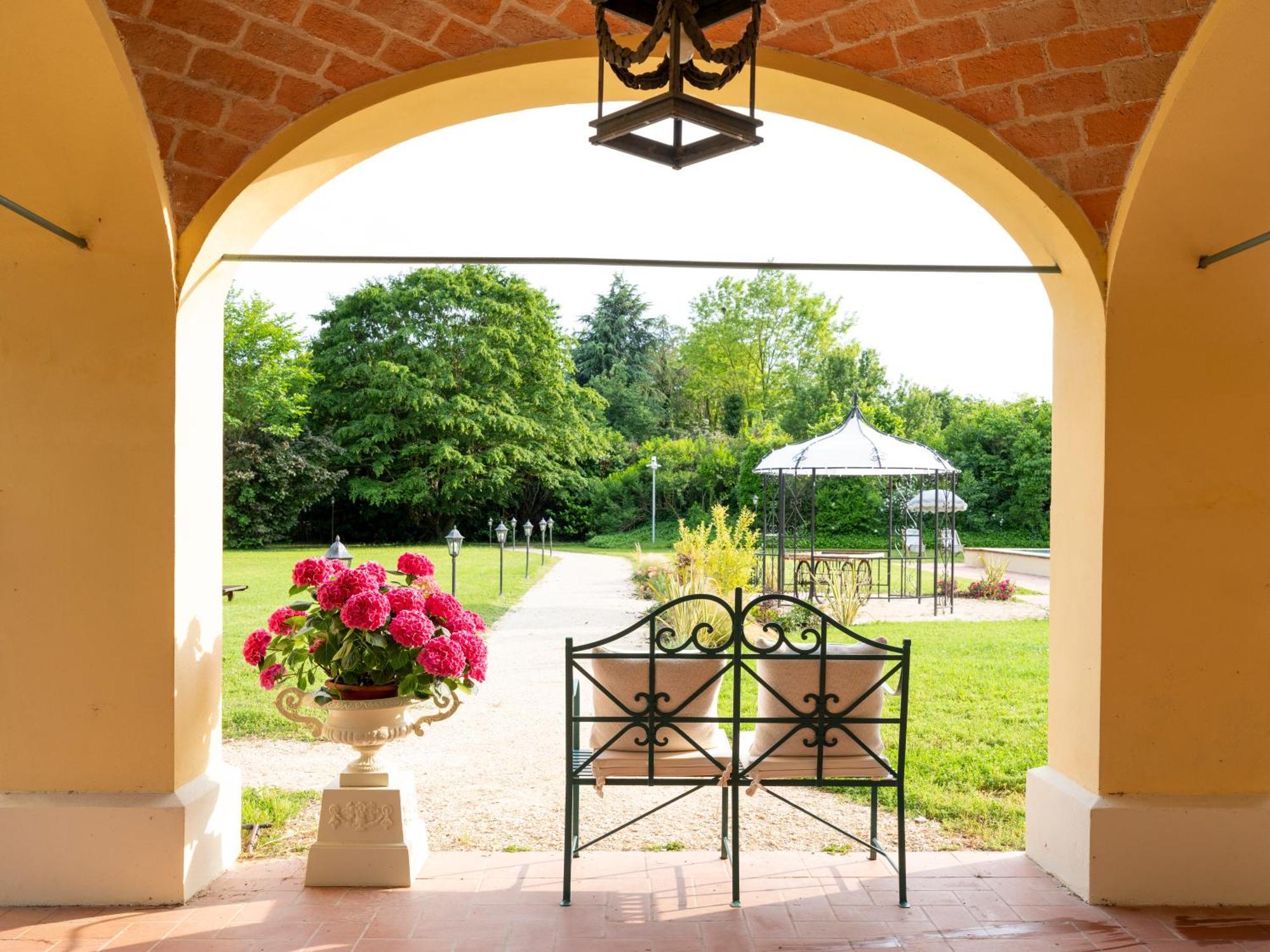 Elizabeth Country House, A Member Of Design Hotels Minerbio Exteriör bild